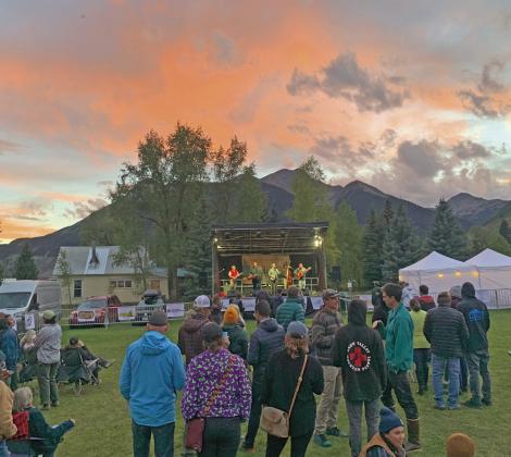 Bluegrass, Community, and Changing Leaves at Final Silverton Summer Sounds of 2022